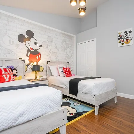 Magical 5-Bedroom Retreat W/ Pool, 3 Ensuite Bedrooms, Near Disney, And Internet! Kissimmee Exterior photo