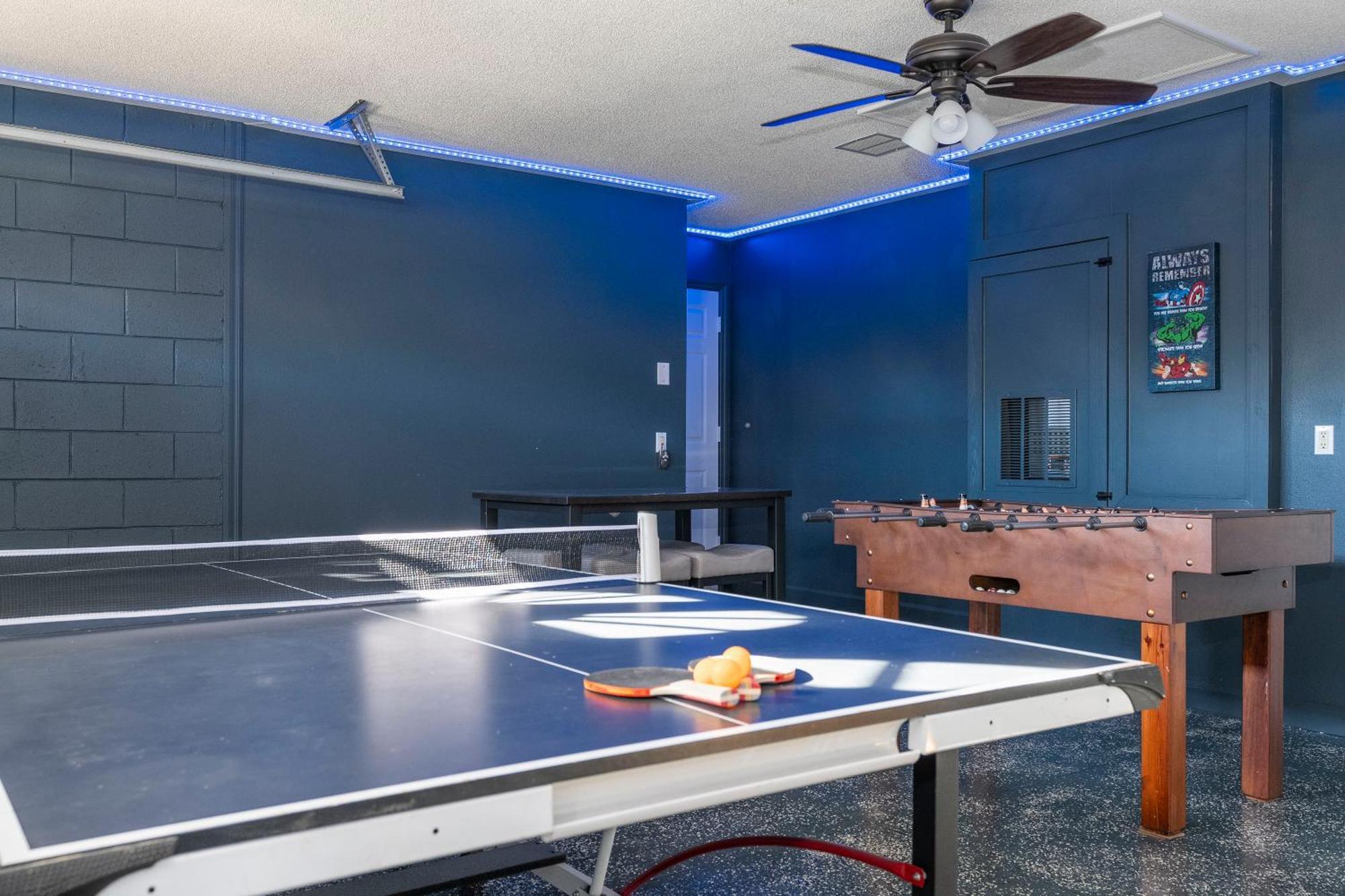 Magical 5-bedroom Retreat W/ Pool, 3 Ensuite Bedrooms, Near Disney, And Internet! Kissimmee