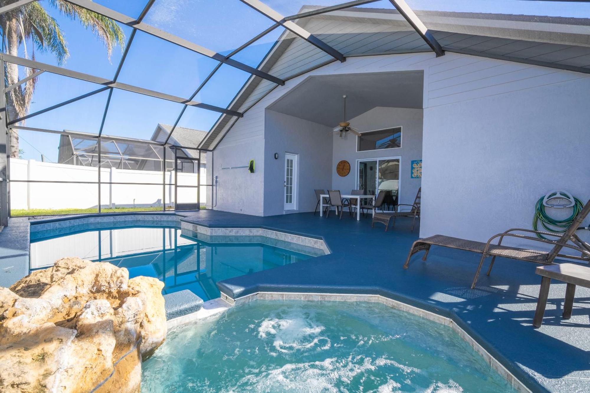 Hébergement de vacances Magical 5-bedroom Retreat W/ Pool, 3 Ensuite Bedrooms, Near Disney, And Internet! *