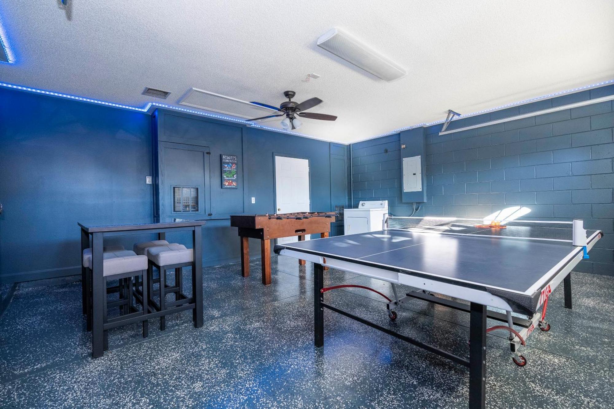 Magical 5-bedroom Retreat W/ Pool, 3 Ensuite Bedrooms, Near Disney, And Internet! * Kissimmee