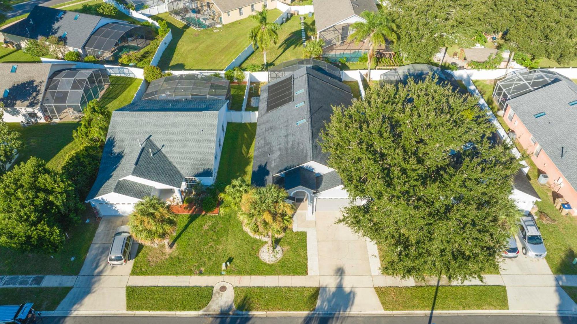 Magical 5-bedroom Retreat W/ Pool, 3 Ensuite Bedrooms, Near Disney, And Internet! Hébergement de vacances Kissimmee